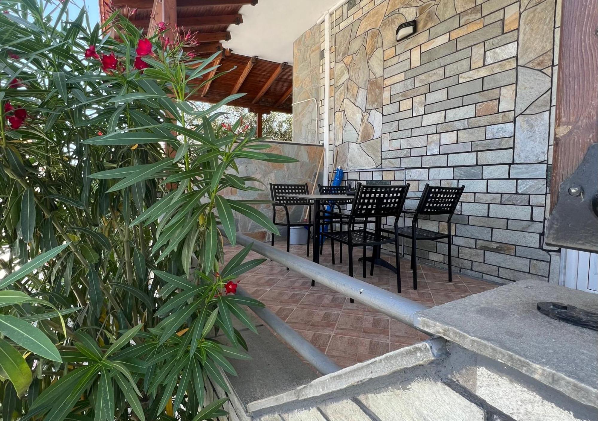 Villa Kostas Accommodations - Vrasná Екстериор снимка